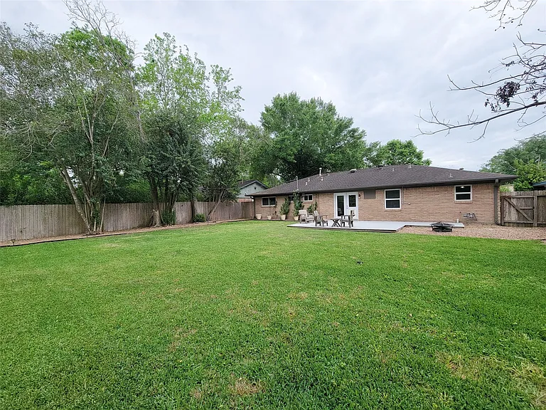 5846 Ettrick Dr — Photo 37
