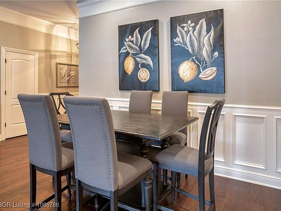 4th image of 7904 Rome Way