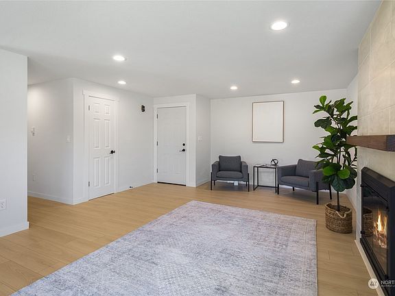 5th image of 1831 Park Avenue