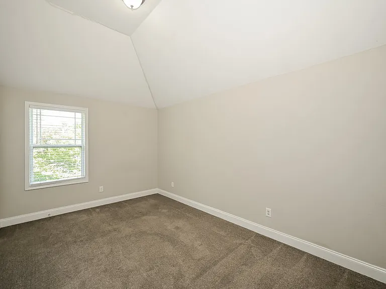 1217 Catawba Way — Photo 15