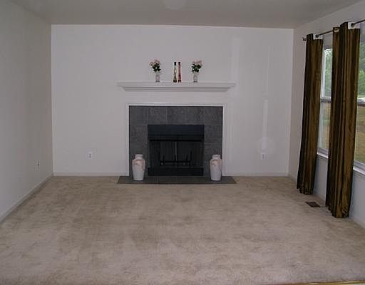 4th image of 4303 Center Valley Dr