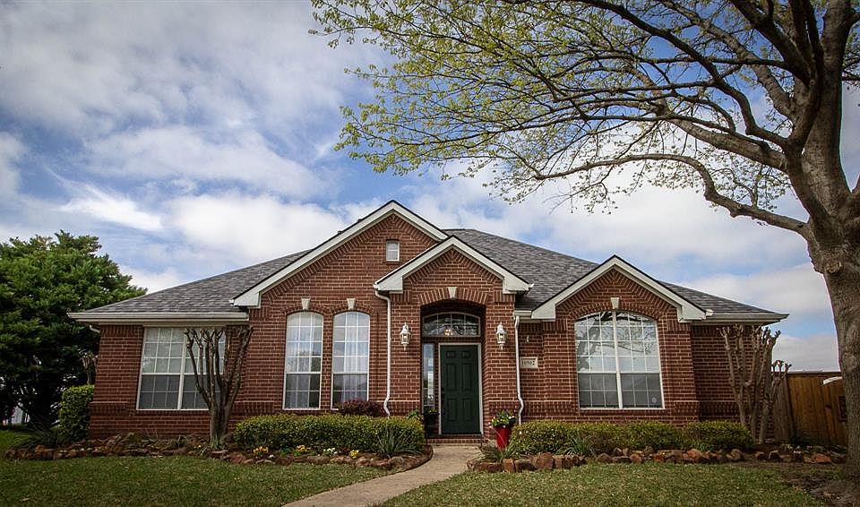 1st image of 10502 Pineview Ln