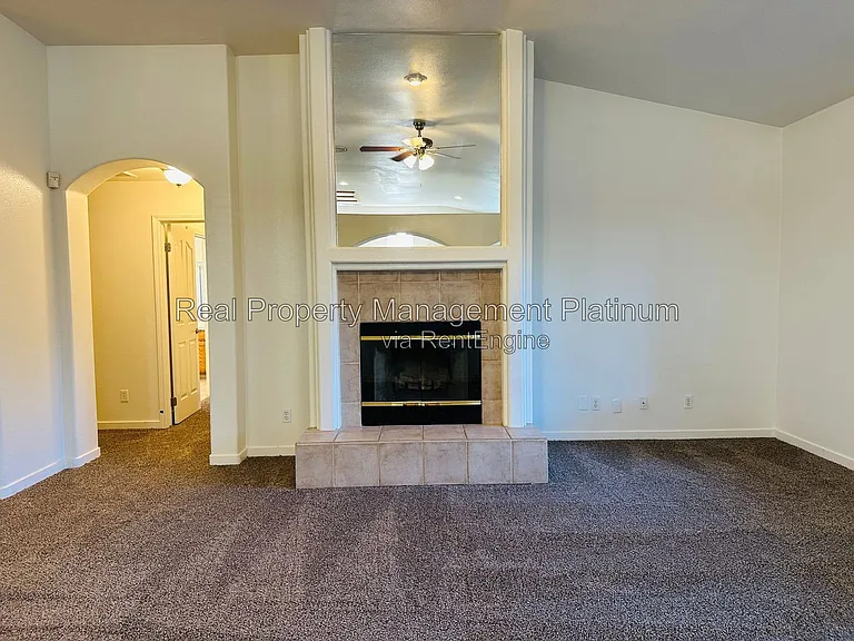 2012 Riverview Dr — Photo 9