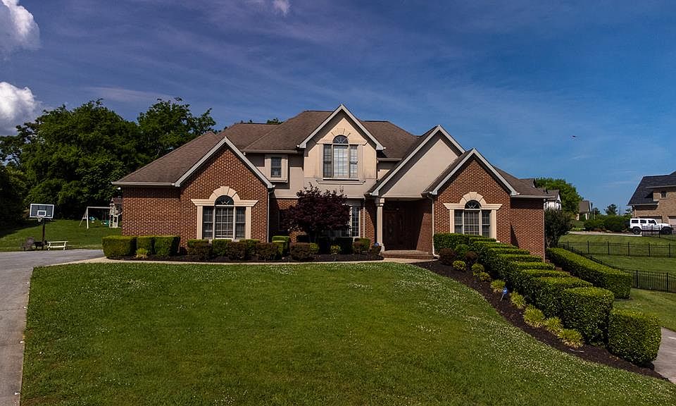 1st image of 2956 Amesbury Dr