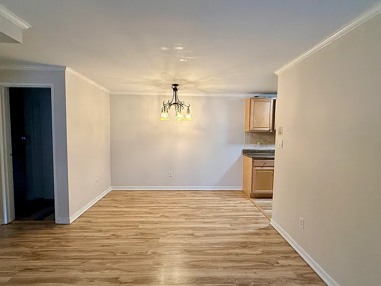 13 Village Hill Ln — Photo 4
