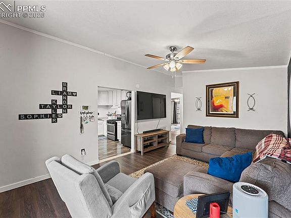 5th image of 106 Hayes Dr