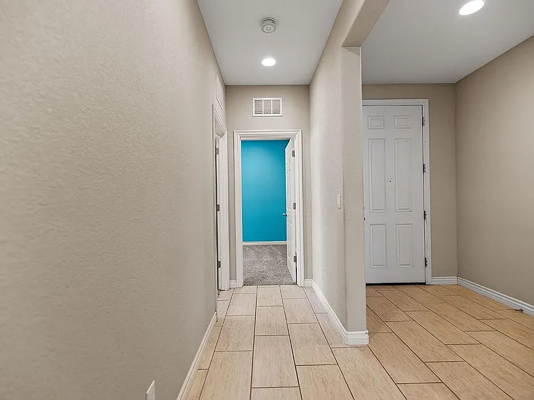 5282 Jacque Bell Ln — Photo 4