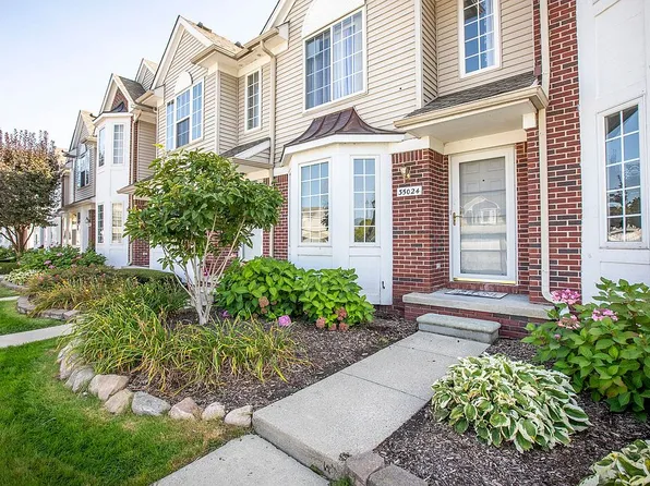 35024 Windsor Dr, New Baltimore, MI 48047