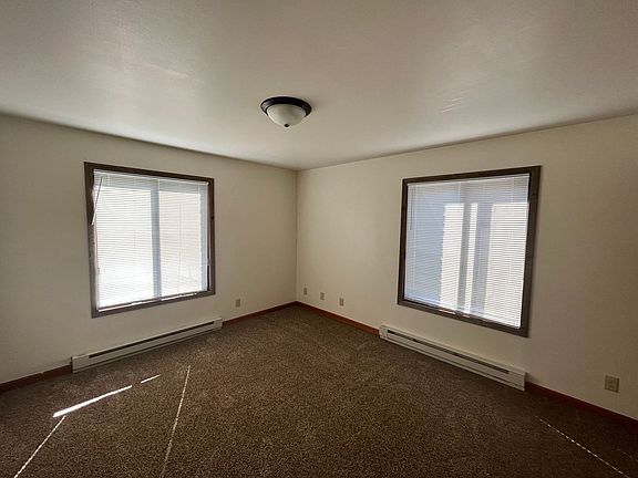 5th image of 231 W 12th St #2