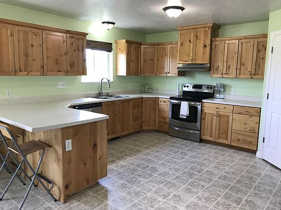 Spacious kitchen
