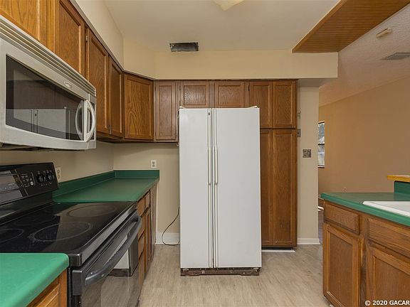 3rd image of 1060 NE 13th Pl