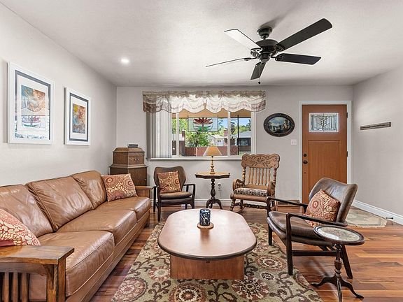 3rd image of 10933 W 67th Pl