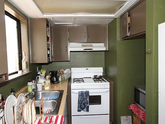 4th image of 32949 Deer Ln