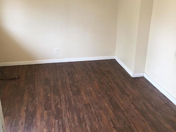 2nd image of 3359 Lawn Ave #A
