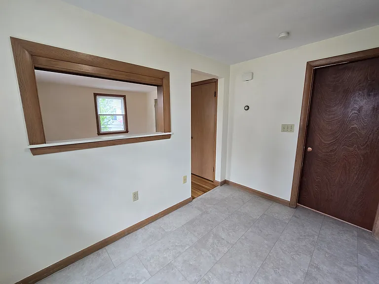 11 Guild St #2R — Photo 6