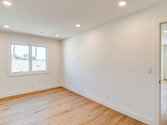5th image of 3934 Bancroft St #3942-201