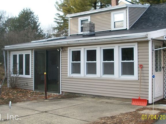 2nd image of 943 East Broadway