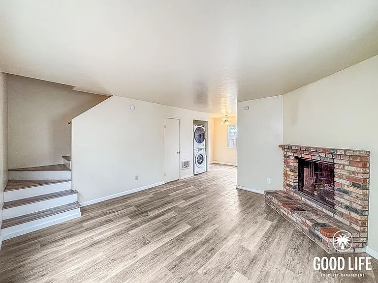 4379 McClintock St #B — Photo 6