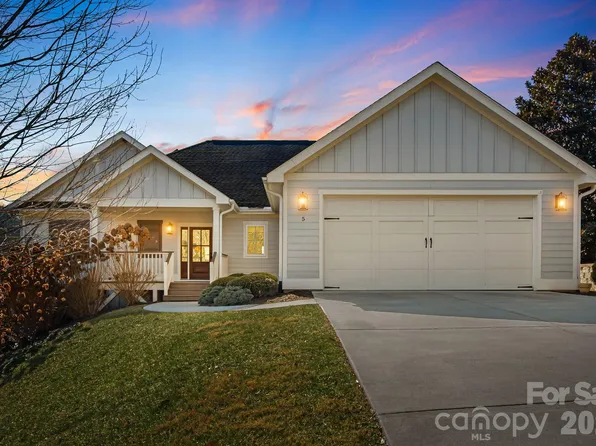 5 Magnolia Farms Dr, Asheville, NC 28806