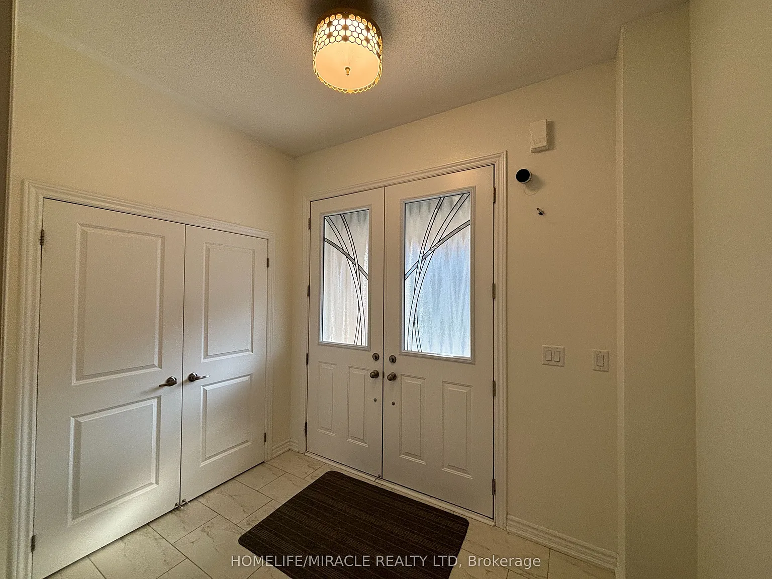 4 bed, $3,400 — Photo 2