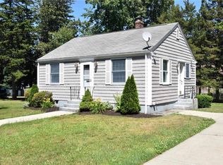 20 Middle Hwy, Barrington, RI 02806