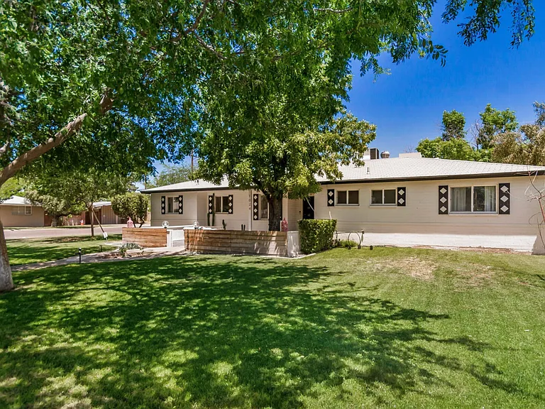 1024 W Georgia Ave — Photo 3