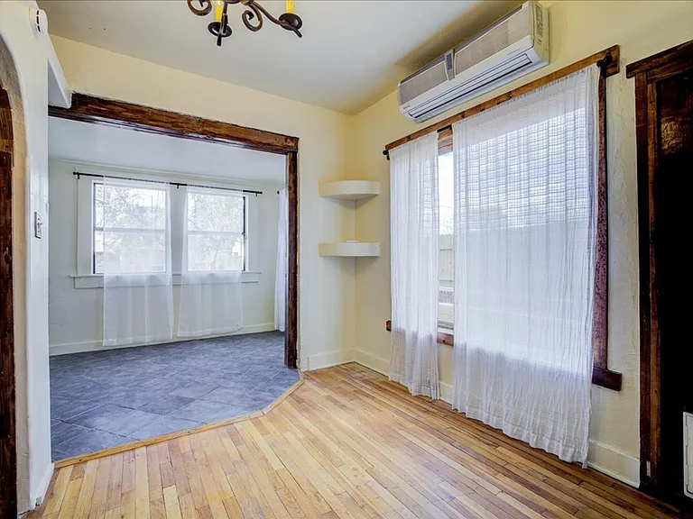 520 E Helen St — Photo 21
