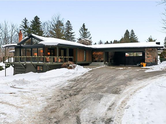 2nd image of 2510 Britannia Rd