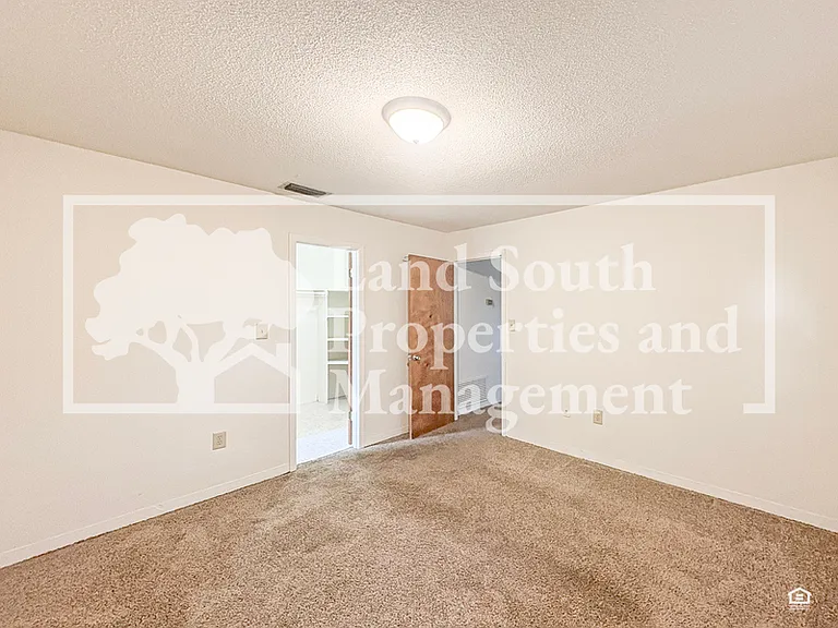 817 W Carole St #14 — Photo 9