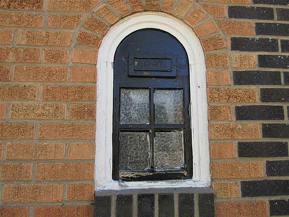 4th image of 114 Washington Pl S