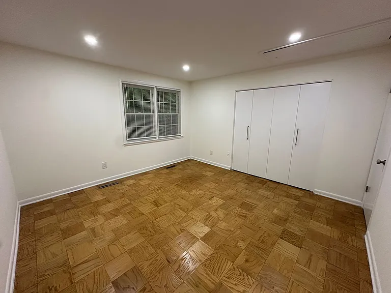 Melrose Apartments — Photo 49
