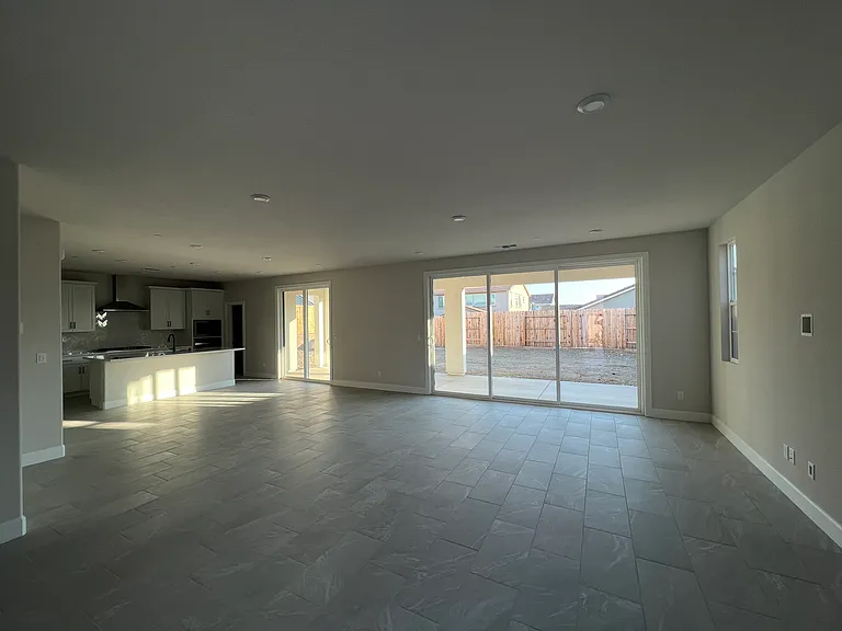 4823 Black Walnut Dr — Photo 4