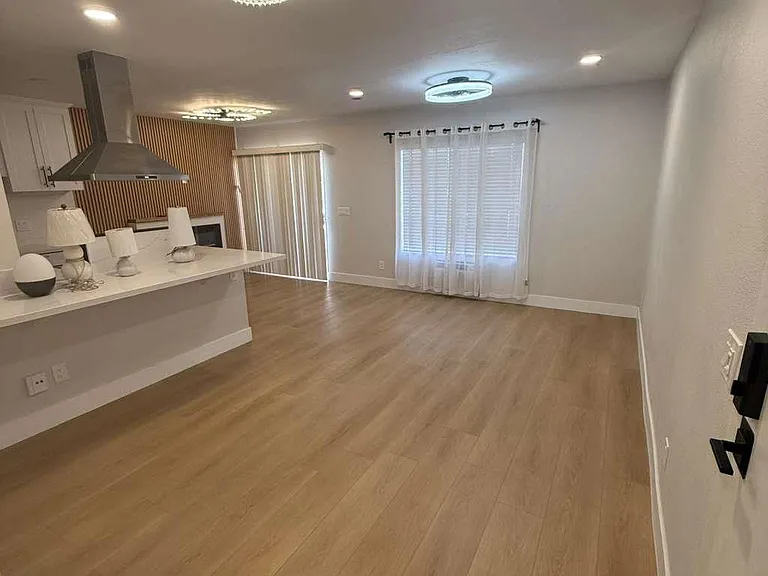 9586 Carroll Canyon Rd #264 — Photo 3