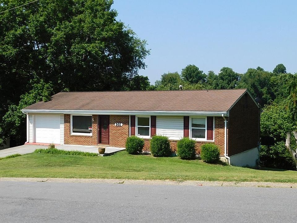 1st image of 901 Wyndham Dr