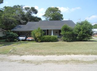 100 W Campbell Ave, Geneva, AL 36340