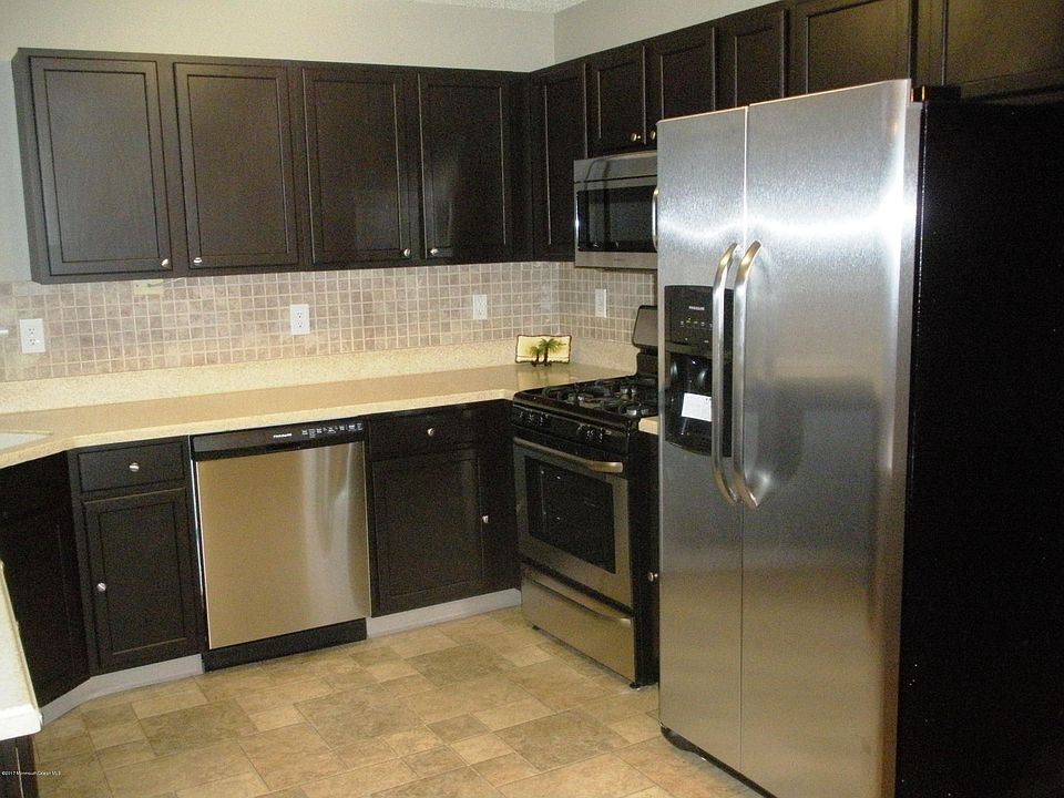 2nd image of 636 Bedford Lane
