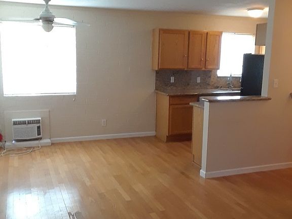 5th image of 4401 N 12th St Unit 219