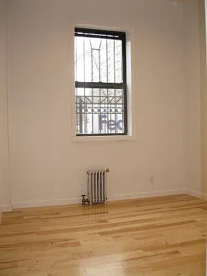 Rented by Tower Brokerage | media 52