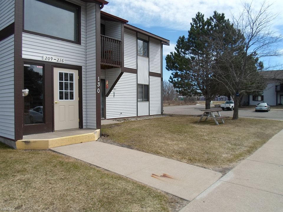 120 Vale St, Cheboygan, MI 49721 Zillow