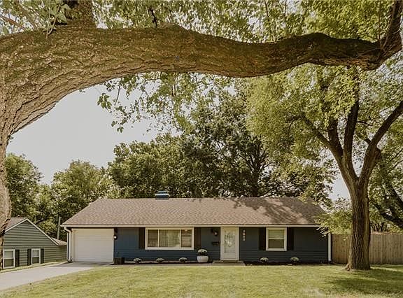2nd image of 7653 Rainbow Dr