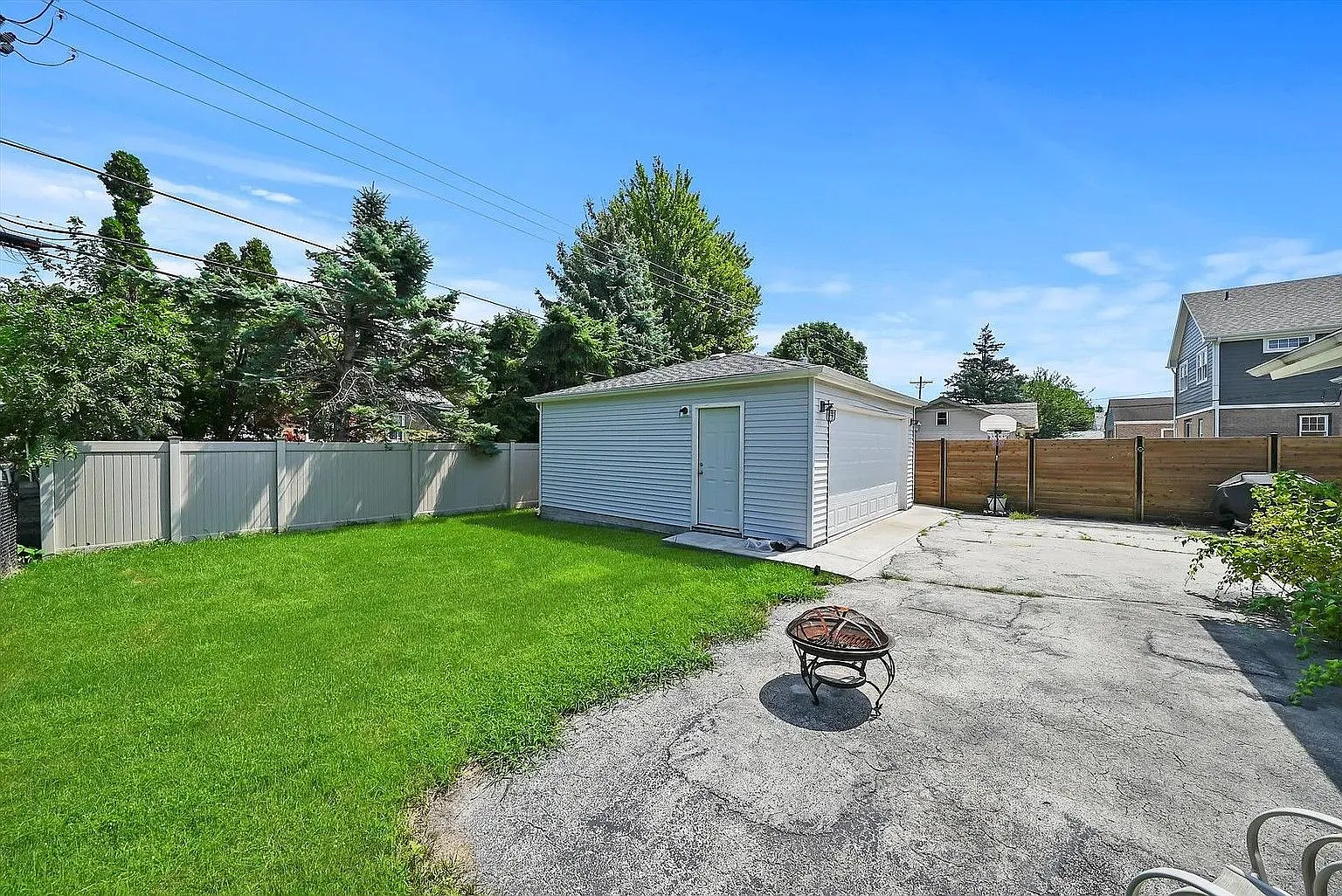 3 bed, 2.0 bath, 1500 sqft, $3,250 — Photo 3