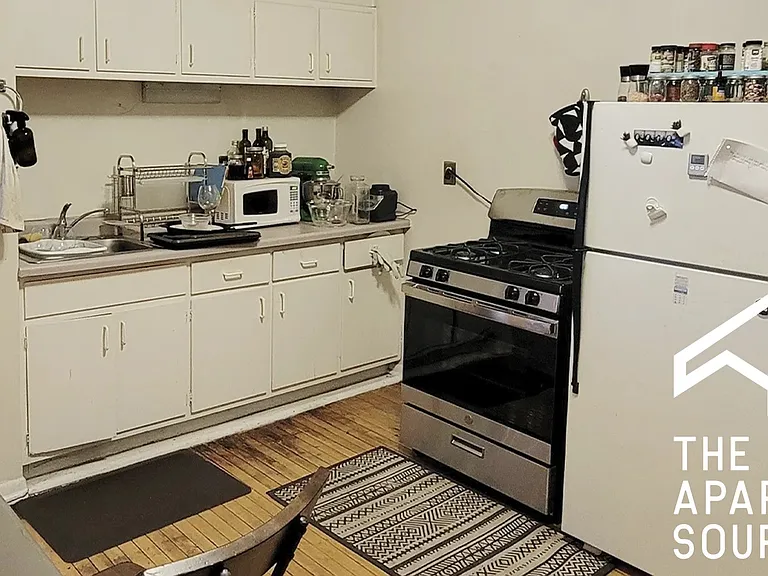 923 W Waveland Ave #2D — Photo 1