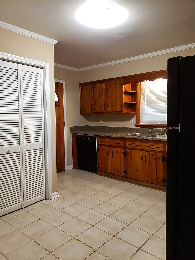 Move In Special 1/2 Off 1st Months Rent — Photo 3