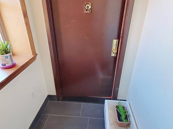 2nd image of 2155 Kimball St. # 3r Fl 3