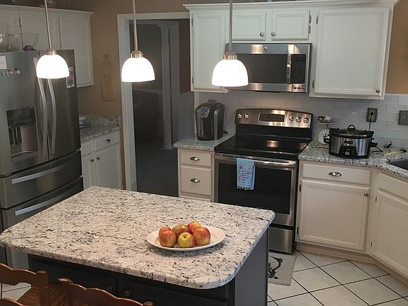 4th image of 720 Old Mill Ln