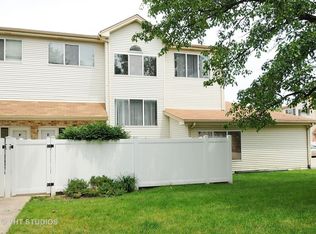 441 Park Ridge Ln UNIT E, Aurora, IL 60504