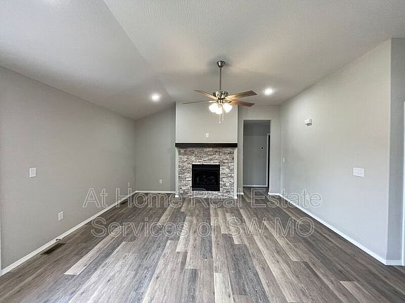 3rd image of 2100 N 21st St