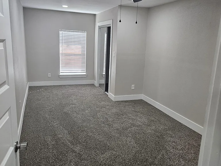 301 Kansas St — Photo 12