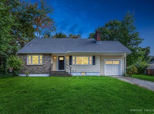 11 Warchol Ln, Stamford, CT 06905