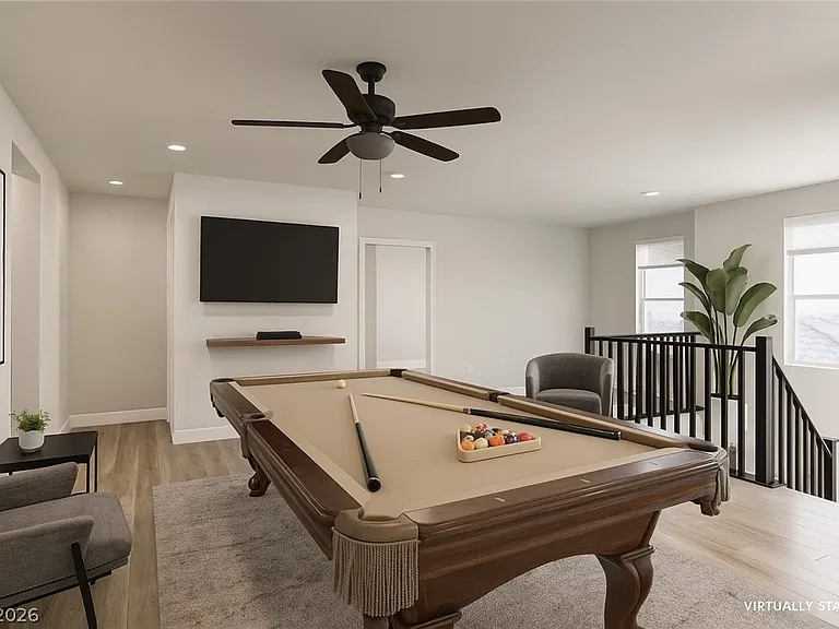 426 Port Reggio St — Photo 11